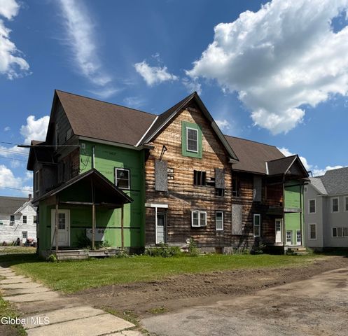 21 North Street, Gloversville, NY 12078