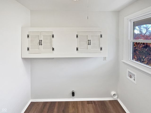 7459 Harcourt Road, Indianapolis, IN 46260