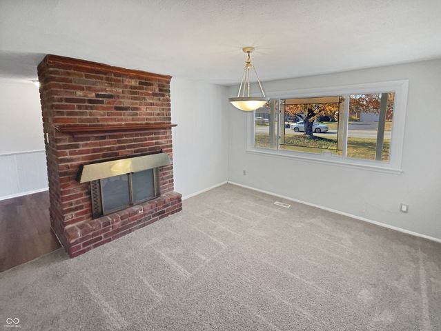 7459 Harcourt Road, Indianapolis, IN 46260