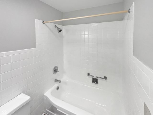 7459 Harcourt Road, Indianapolis, IN 46260