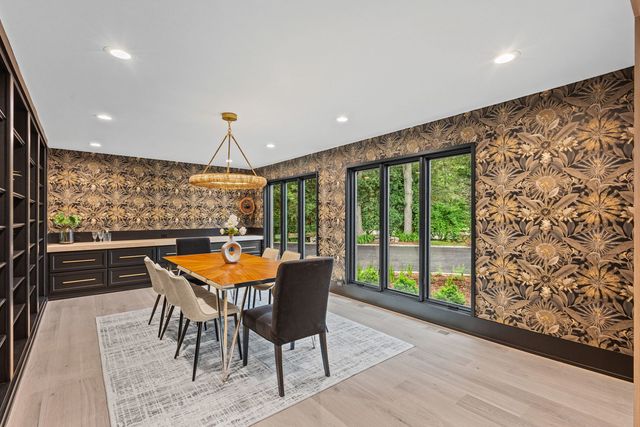 411 Woodland Court, Glenview, IL 60025