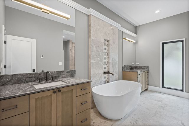 411 Woodland Court, Glenview, IL 60025