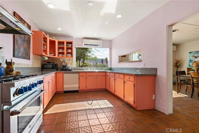 6766 Mesquite Drive, 29 Palms, CA 92277