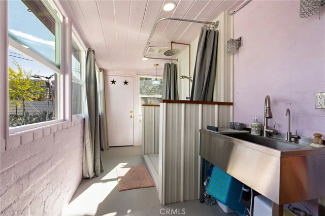 6766 Mesquite Drive, 29 Palms, CA 92277