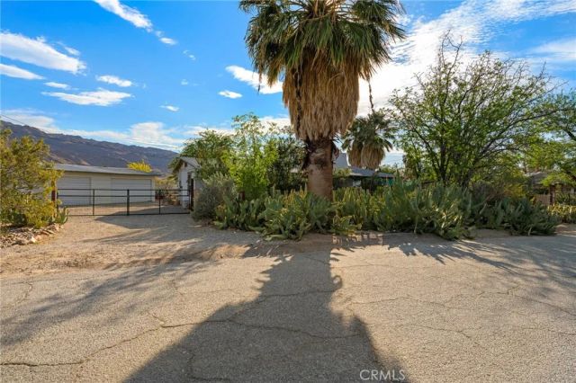 6766 Mesquite Drive, 29 Palms, CA 92277