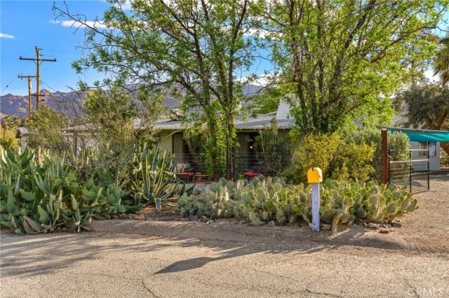 6766 Mesquite Drive, 29 Palms, CA 92277