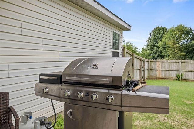 906 SW Terry Lane, Bentonville, AR 72712