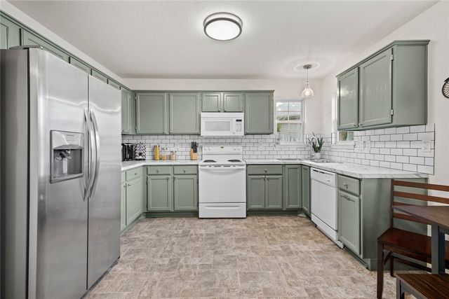 906 SW Terry Lane, Bentonville, AR 72712