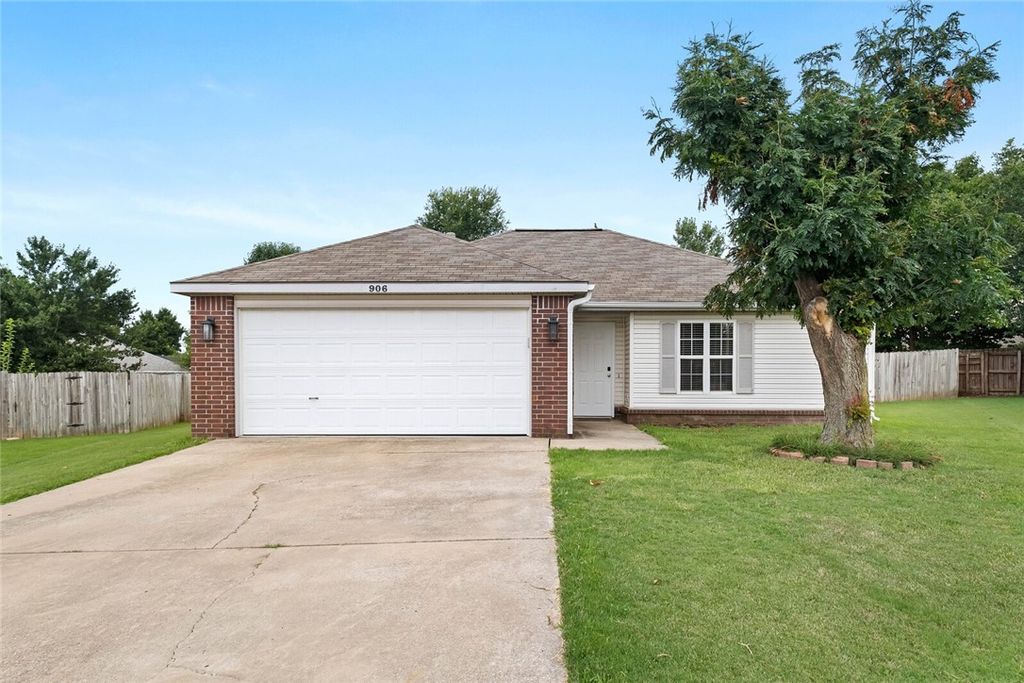 906 SW Terry Lane, Bentonville, AR 72712