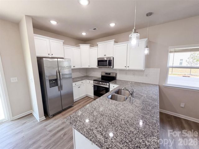 4104 Stoneygreen Lane, Charlotte, NC 28215