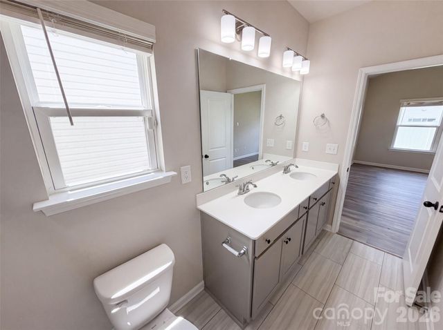 4104 Stoneygreen Lane, Charlotte, NC 28215