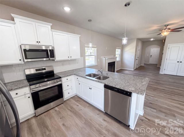 4104 Stoneygreen Lane, Charlotte, NC 28215