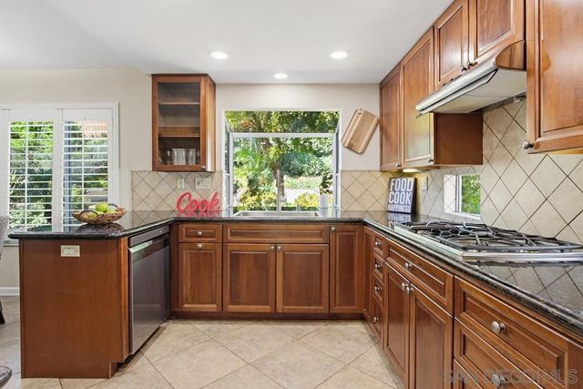 9534 Vervain St, San Diego, CA 92129