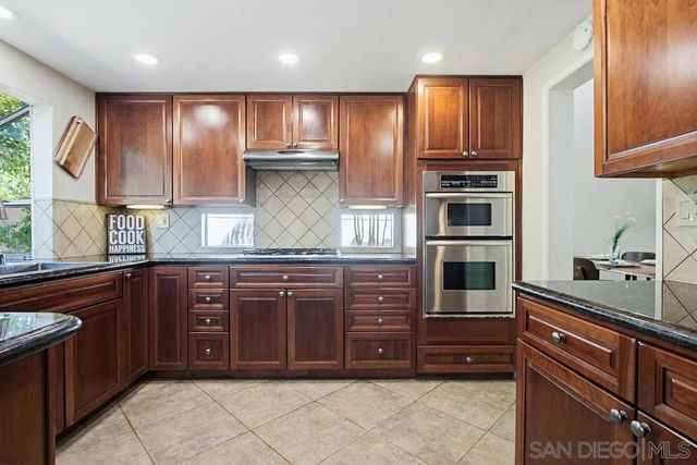 9534 Vervain St, San Diego, CA 92129