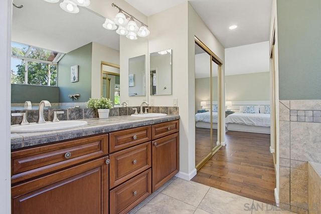 9534 Vervain St, San Diego, CA 92129