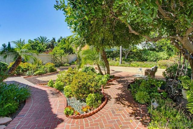 9534 Vervain St, San Diego, CA 92129