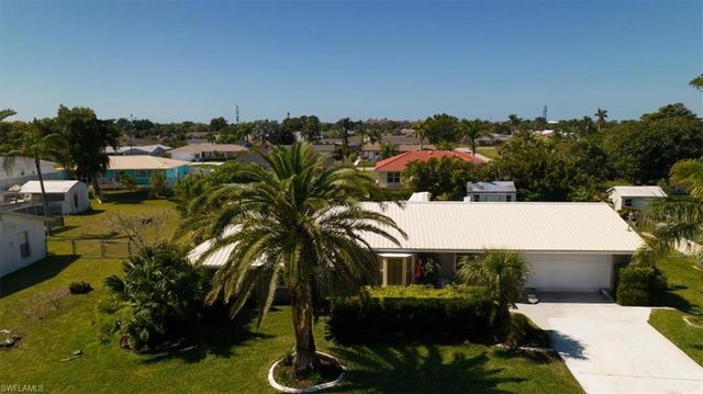 3724 Country Club BLVD, Cape Coral, FL 33904