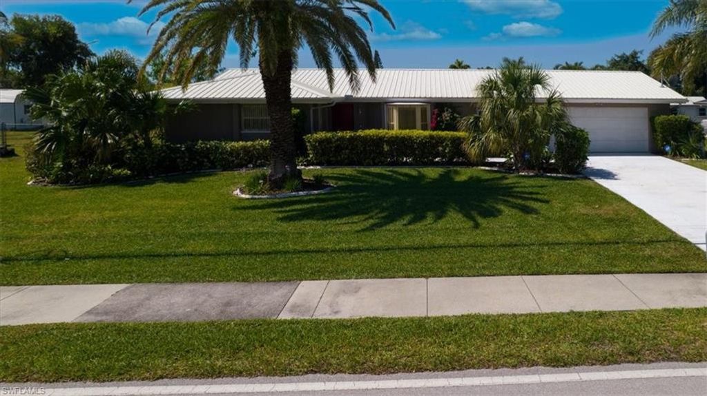 3724 Country Club BLVD, Cape Coral, FL 33904