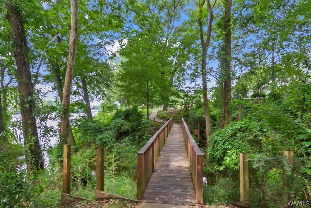 203 Tanglewood Circle, Tuscaloosa, AL 35406