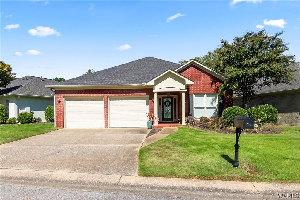 203 Tanglewood Circle, Tuscaloosa, AL 35406