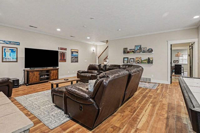 21758 E Sandy Hill Lane, South Bend, IN 46628