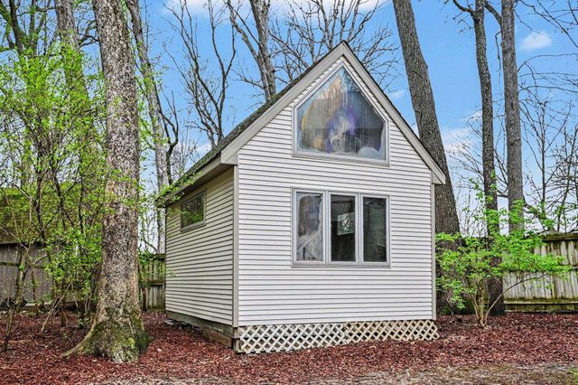 21758 E Sandy Hill Lane, South Bend, IN 46628