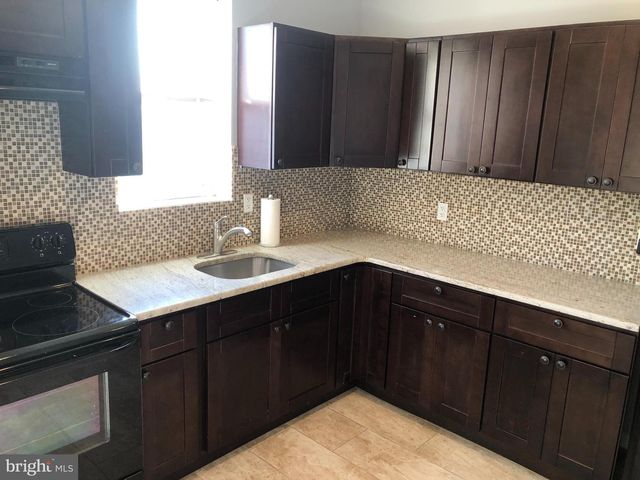 5304 SPRUCE ST, Philadelphia, PA 19139