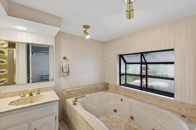 1529 Oak Shore Drive, Tool, TX 75143