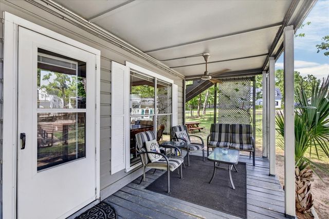 1529 Oak Shore Drive, Tool, TX 75143