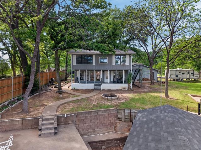 1529 Oak Shore Drive, Tool, TX 75143
