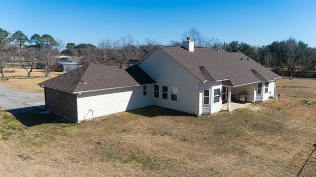 3418 Barbers Hill Road, Highlands, TX 77562