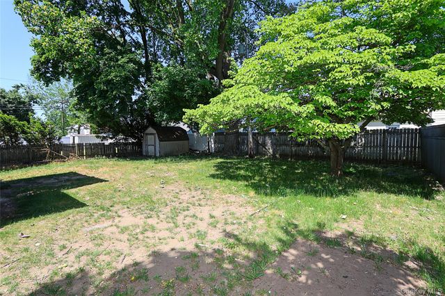 12 Garland, Westbury, NY 11590