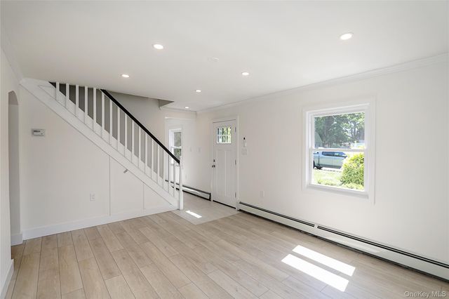 12 Garland, Westbury, NY 11590
