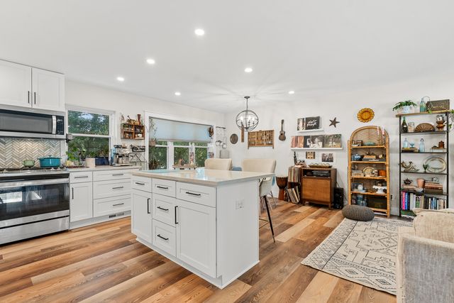 1470 Woodview Lane, Charleston, SC 29412