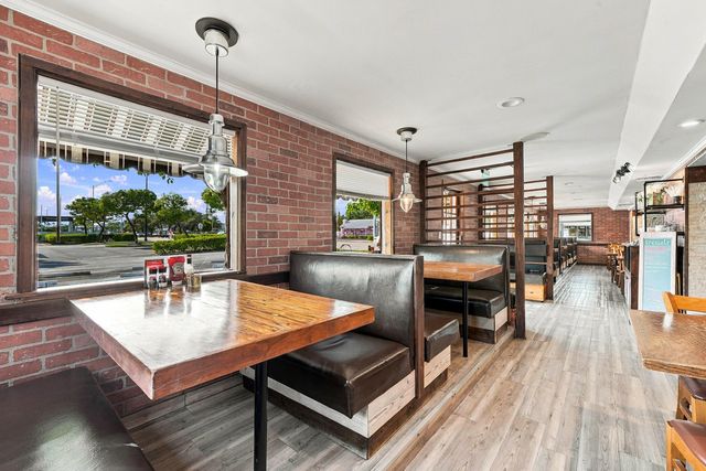 1576 E OAKLAND PARK Boulevard, Oakland Park, FL 33334