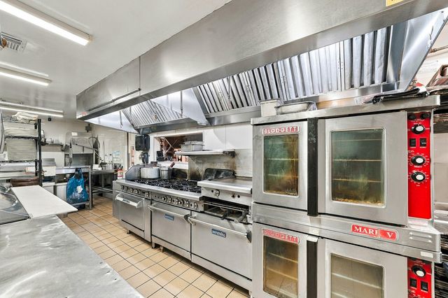 1576 E OAKLAND PARK Boulevard, Oakland Park, FL 33334