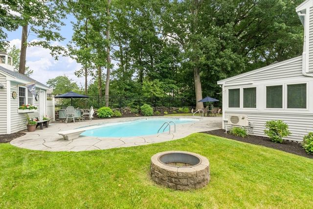 170 Jamestown Rd, Leominster, MA 01453