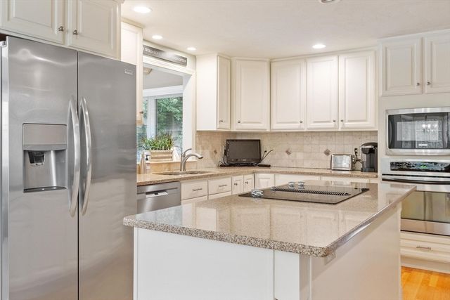 170 Jamestown Rd, Leominster, MA 01453
