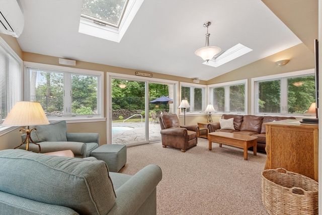 170 Jamestown Rd, Leominster, MA 01453