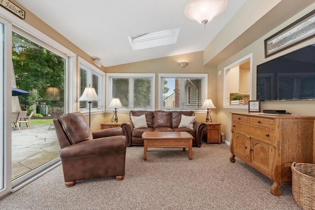 170 Jamestown Rd, Leominster, MA 01453