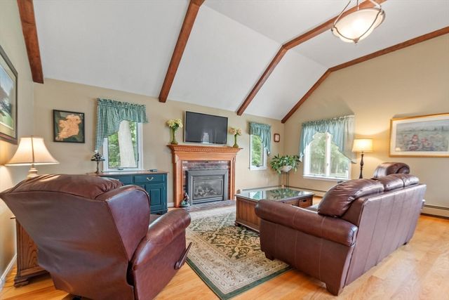170 Jamestown Rd, Leominster, MA 01453