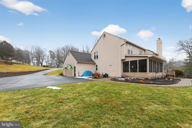 1533 GLENMONT LN, West Chester, PA 19380