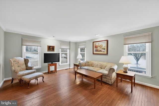 1533 GLENMONT LN, West Chester, PA 19380