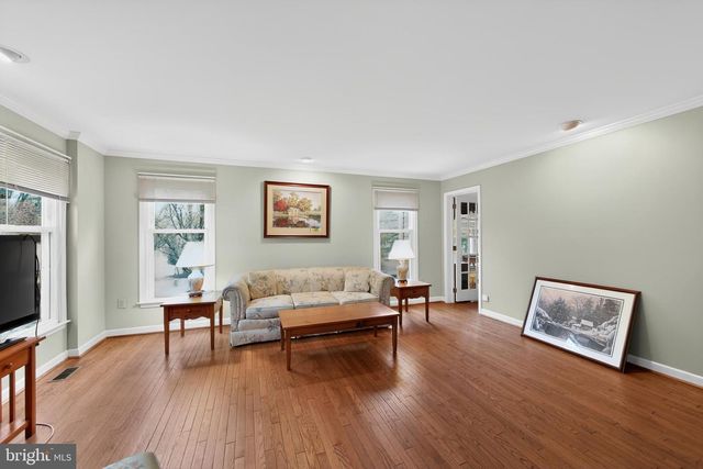 1533 GLENMONT LN, West Chester, PA 19380