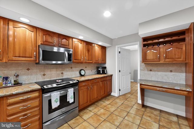 1533 GLENMONT LN, West Chester, PA 19380