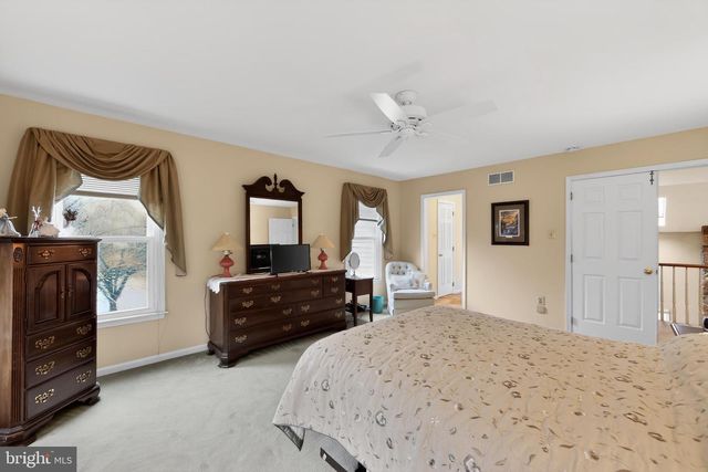 1533 GLENMONT LN, West Chester, PA 19380