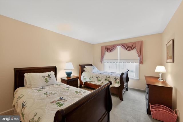 1533 GLENMONT LN, West Chester, PA 19380