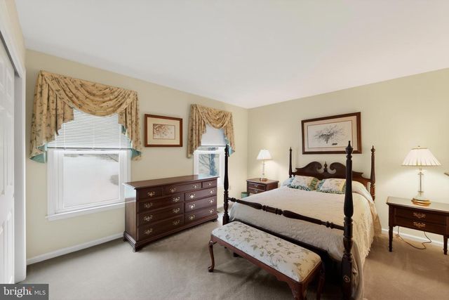 1533 GLENMONT LN, West Chester, PA 19380