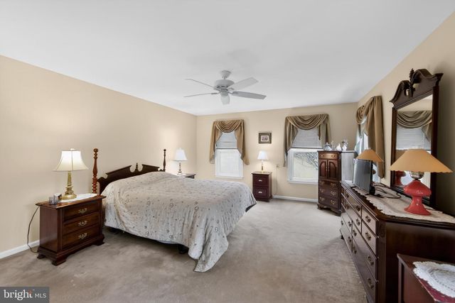 1533 GLENMONT LN, West Chester, PA 19380