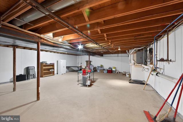 1533 GLENMONT LN, West Chester, PA 19380